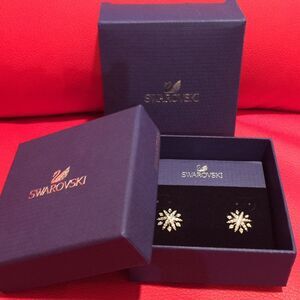 Swarovski earrings ✨